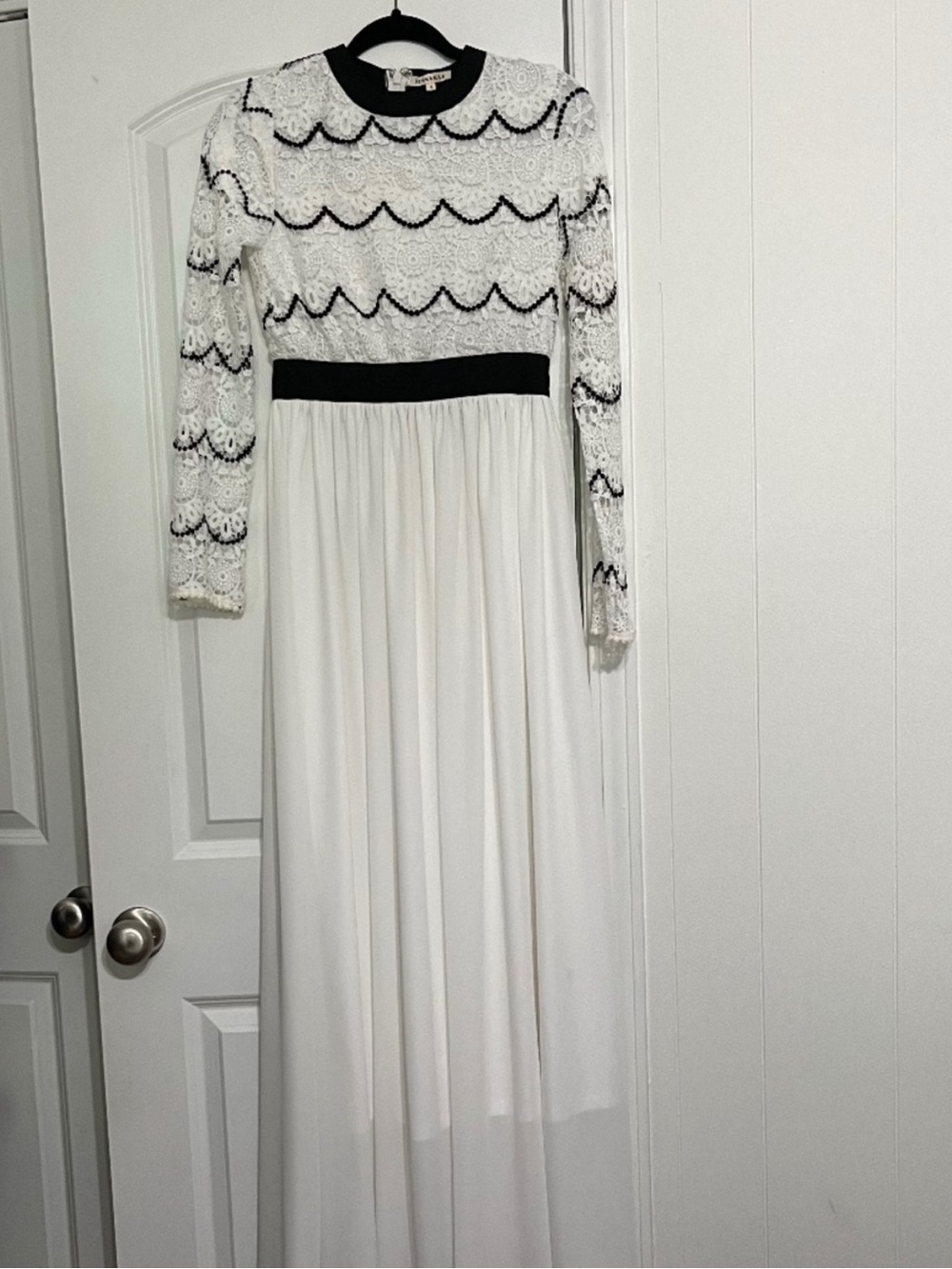 JessaKae Black and White Lace maxi Dress - Picture 4 of 5